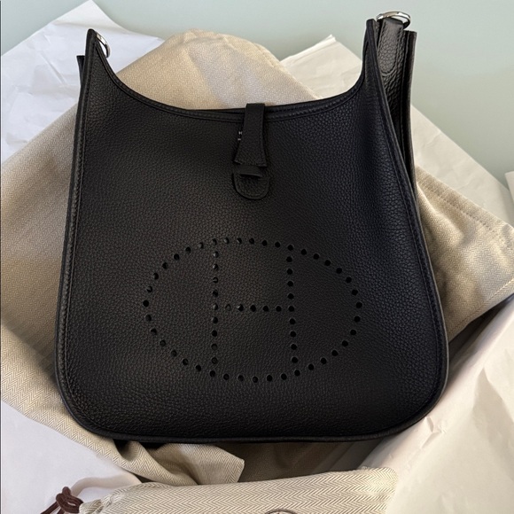 Authentic Hermes Evelyne Poche 29 - Picture 1 of 7